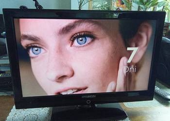 TV LED 22 cale Full HD "Hyundai" z DVB-T i pilotem.