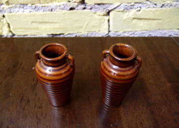 z dawnych lat ceramiczny wazonik wysokość 10cm Vintage