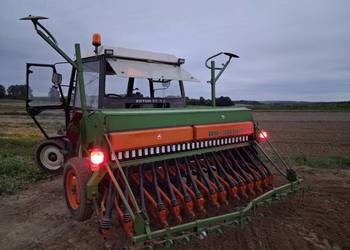 Sprzedam siewnik D8 3 m SUPER