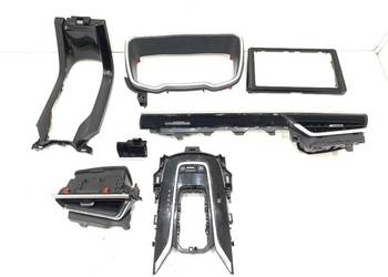 LISTWY DEKOR TOYOTA COROLLA E21 58822-02440 Sedan/Limuzyna WYKOŃCZENIE