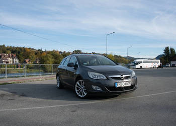 Opel Astra J 2011r 1.7CDTI Bogata wersja cosmo 18cal felgi