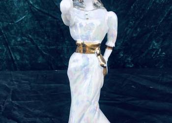 PORCELANOWA FIGURKA kobieta  Stipo Rumunia