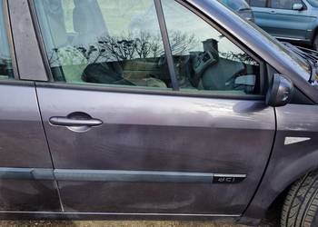 Sprzedam drzwi prawy przód do Renault Scenic 2 kod TEC68