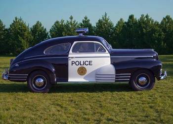 Chevrolet Fleetline z 1946 roku – wyjątkowy amerykański samochód policyjny.