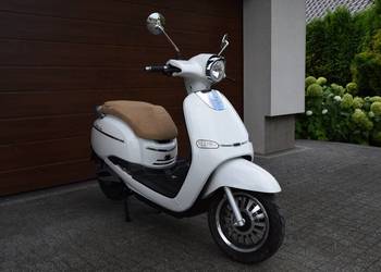 Stylowy skuter elektryczny Zipp Volteno LUX