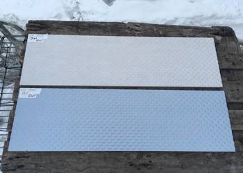Glazura / płytka ścienna pulse white i pulse sky 29x100 firmy IBERO