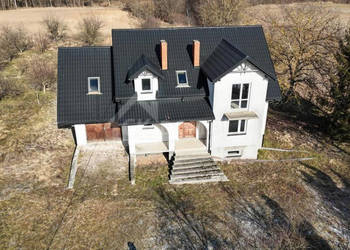 Bugaj – dom 170 m², działka 7600 m², stan dewel.