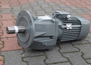 Motoreduktor dwubiegowy 0.9/1.5kw. 40/80obr. VEM