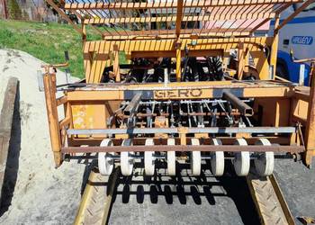 Sadzarka do warzyw taśmowa