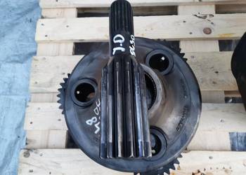 John Deere seria 8000 {obudowa piasty tył}