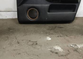 Boczki przód audi 80