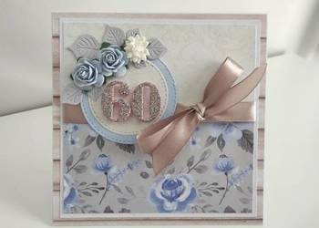 Kartka ręcznie robiona na urodziny z kwiatami Kartka ręcznie robiona na urodziny z kwiatami