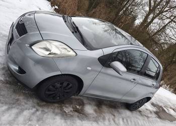 Toyota Yaris II. 1.3 b 06rp mały przebieg do jazdy auto