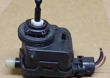 SILNICZEK REGULACJI LAMPY RENAULT CLIO II SCENIC 7700420737