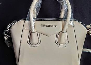 Torebka kuferek Givenchy antigona beżowa ecru