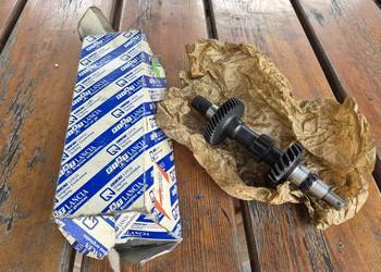 Fiat 126p wałek głowny skrzyni biegów choinka nowa oryginał