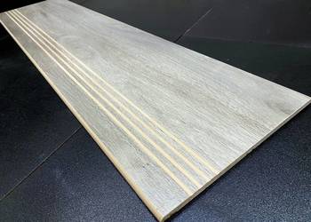 Płytki na schody drewnopodobne RYFLE szare 100x30