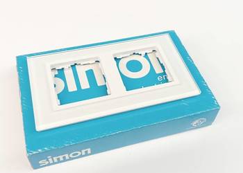 Simon 82 Ramka podwójna pozioma szklana/ ramka pośrednia biała 82627‑30