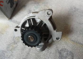 Pompa wody silnik 2,5 tdi lub 2,4 d.