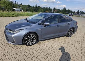 Toyota Corolla 1.8hybryda 1walsciciel FV23%
