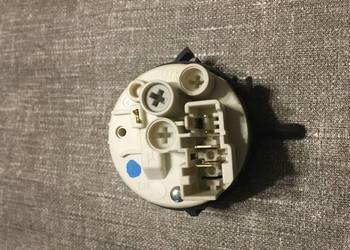 Hydrostat presostat pralki Whirlpool Polar 461971090502 AWO