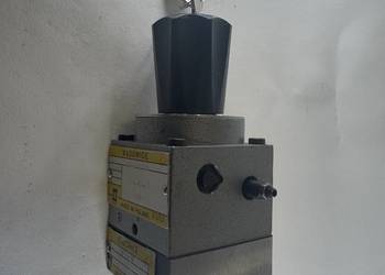 regulator przepływu hydraulicznego marki Ponar Wadowice  2FRM5