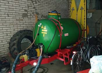 Opryskiwacz sadowniczy pilmet 2000l stan idealny.