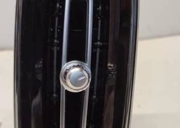 VOLVO XC40 KRATKA NAWIEWU DESKI PRAWA 31442626