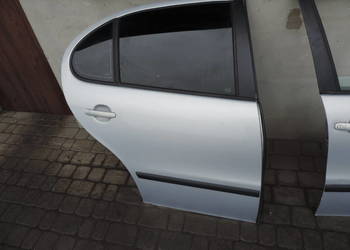 SEAT TOLEDO II LEON I DRZWI PRAWY TYŁ LB7Z