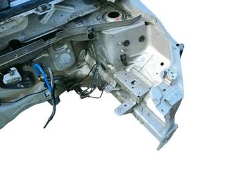 Lancia Ypsilon III 2011- PODŁUŻNICA FARTUCH LEWA PRZÓD 550B Lancia Ypsilon III 2011- PODŁUŻNICA FARTUCH LEWA PRZÓD 550B