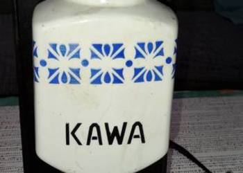 Zabytkowy młynek do kawy.