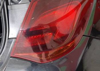 LAMPA REFLEKTOR PRAWY PRAWA TYL OPEL ASTRA J IV HB