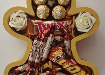 Box Piernik prezent świąteczny ze słodyczami, róże mydlane, zestaw