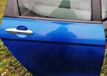 HONDA FRV FR-V 2005 DRZWI PRAWY TYŁ B520P