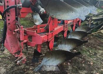 Pług Massey Ferguson na licencji Frost