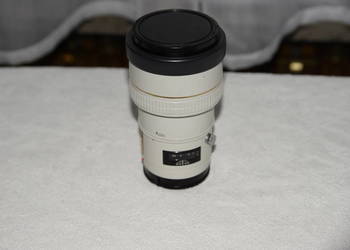 Minolta AF 200 mm f/2.8