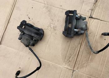 FORD FIESTA MK5 MK6 JARZMO ZACISK HAMULCOWY PRZÓD PRAWY LEWY