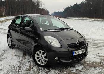 Toyota Yaris 1.3 benzyna  * klima * hak * czujniki parkowania***