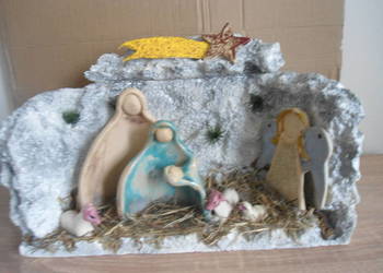 szopka Bożonarodzeniowa z figurkami rękodzieło