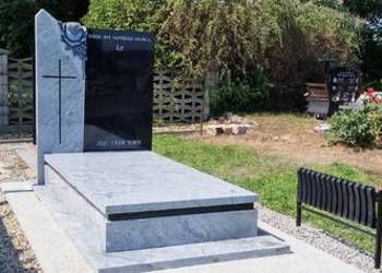 Nagrobek na grobowiecz różą,whiscount white / szwed nr.2262 JAKSONÓW