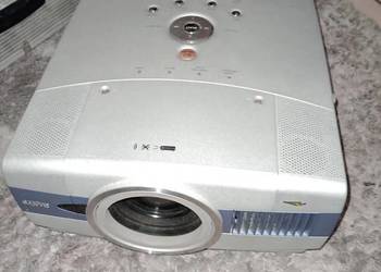 Sprzedam projektor multimedialny Sanyo xt16