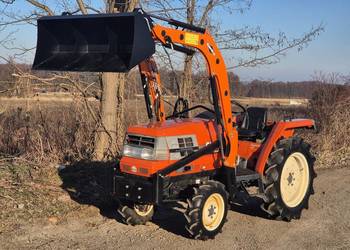 Traktorek KUBOTA GL23D 23KM 4×4 Wspomaganie Kierownicy, Ładowacz FL-300