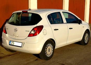 Opel Corsa  2011rok  5-drzwi  Garażowany