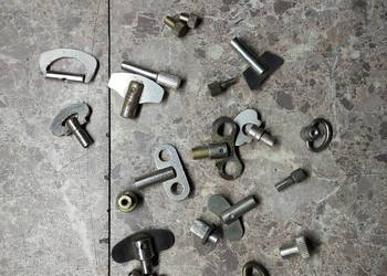 Klucze kluczyki pokrętła do starych budzików zestaw 20szt