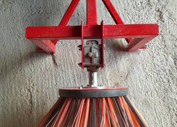 Wymiatarka do liści truskawek