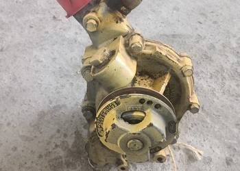 Pompa wody New Holland TX32 TX34 TX36,