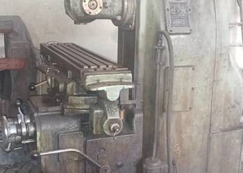 Frezarka, tokarki, szlifierka, prasy hydrauliczne.