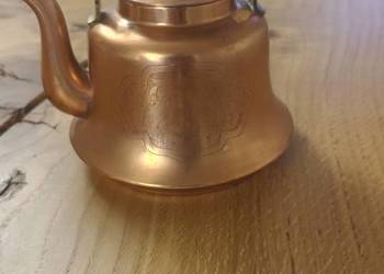 Piękny miedziany czajnik z grawerem