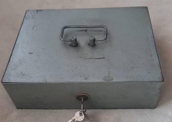 Stara kasetka na pieniądze Stara kasetka na pieniądze