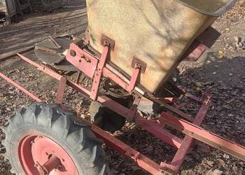 Rozsiewacz Nawozu KOS Rozsiewacz Nawozu KOS